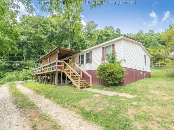 174 Courtney Dr, Ashford, WV 25009