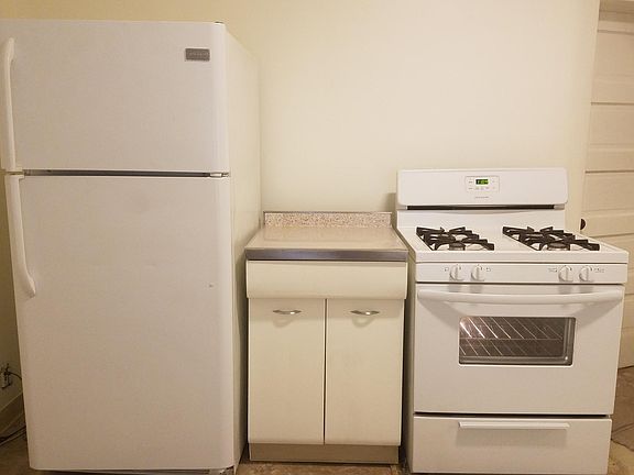 5th image of 2460 W Foster Ave #2