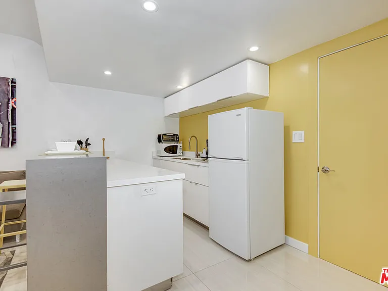 508 N Kings Rd #5 — Photo 8