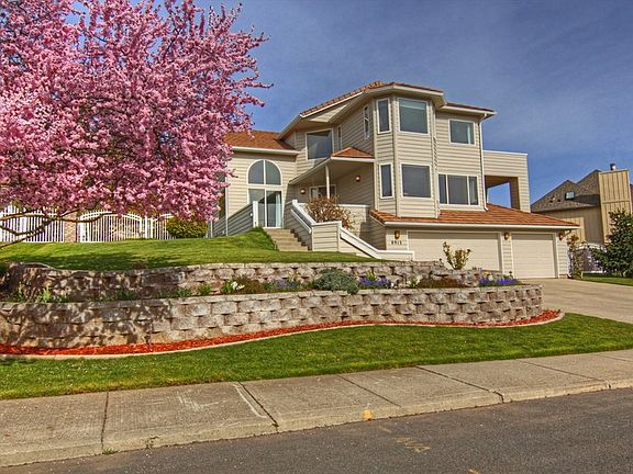 2nd image of 8913 N Kensington Dr