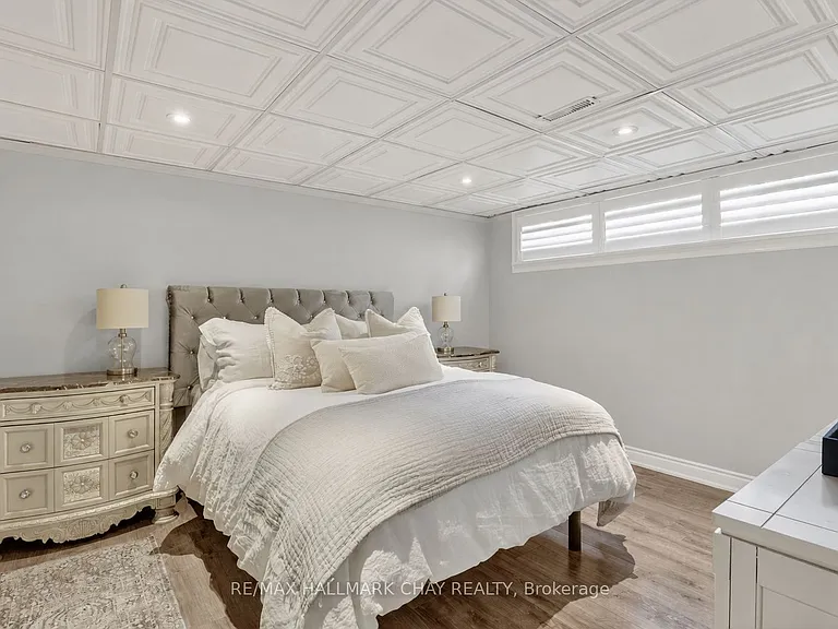 46 Essa Rd #LOWER — Photo 16