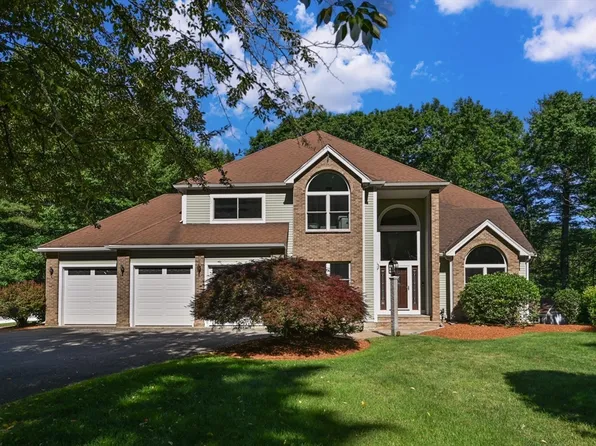 21 Freedom Dr, North Reading, MA 01864