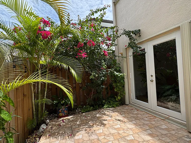 15621 SW 100th Ln — Photo 47