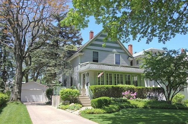 1st image of 819 Woodbine Ave