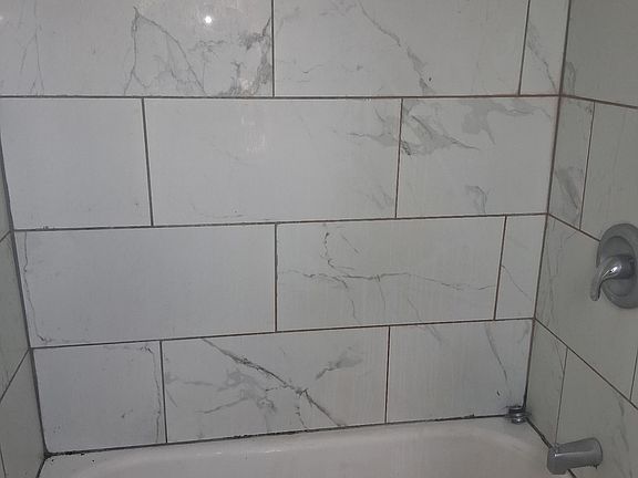 5th image of 1197 Summit Ave Floor 3