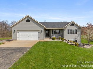 2241 Avalon View Dr NE, Cedar Springs, MI 49319
