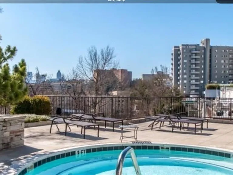 2277 Peachtree Rd NE — Photo 3