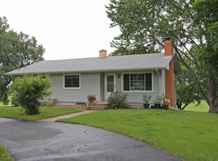 2462 Holy Name Dr, Wayzata, MN 55391