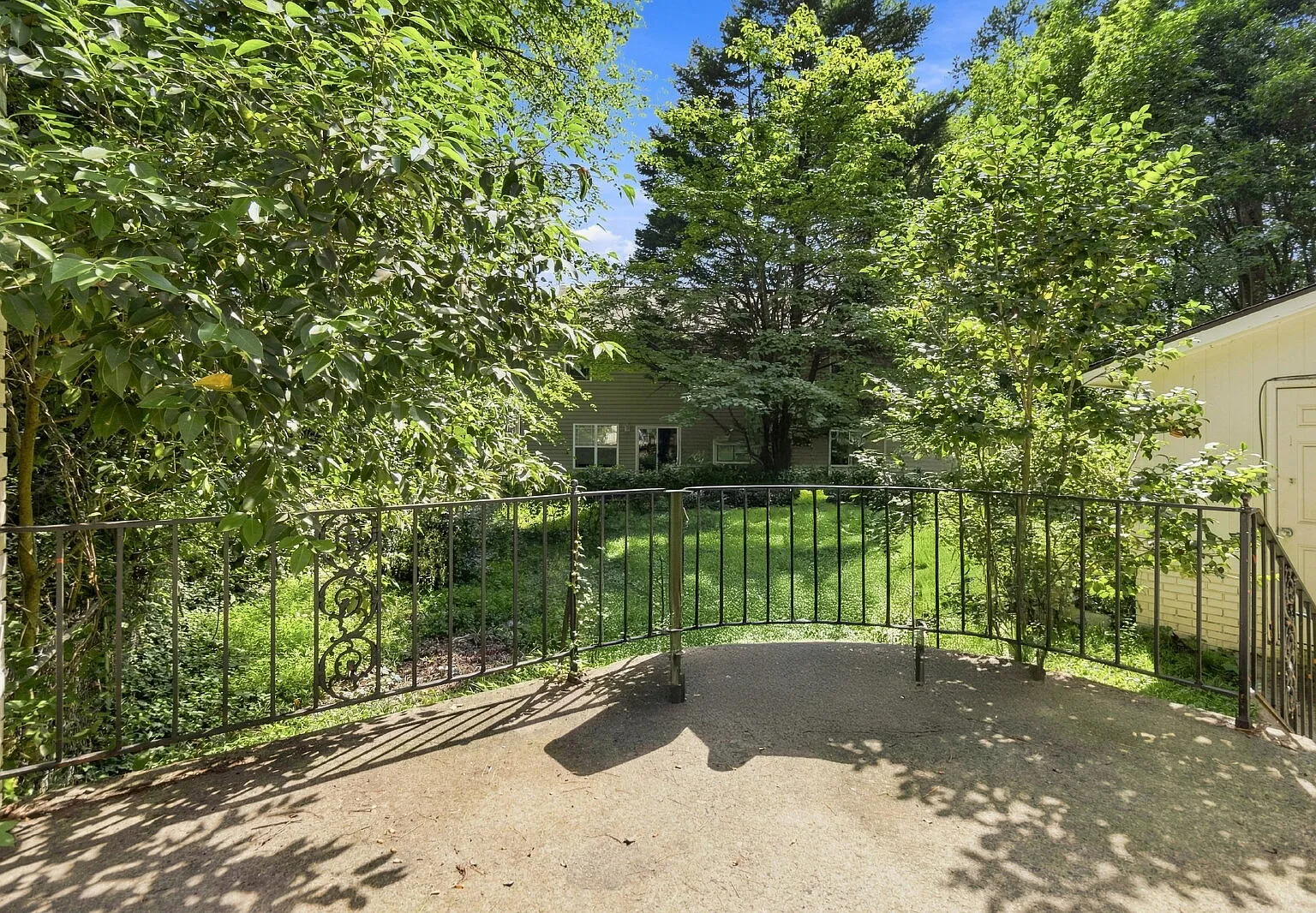 2 bed, 2.0 bath, 784 sqft, $1,750 — Photo 4