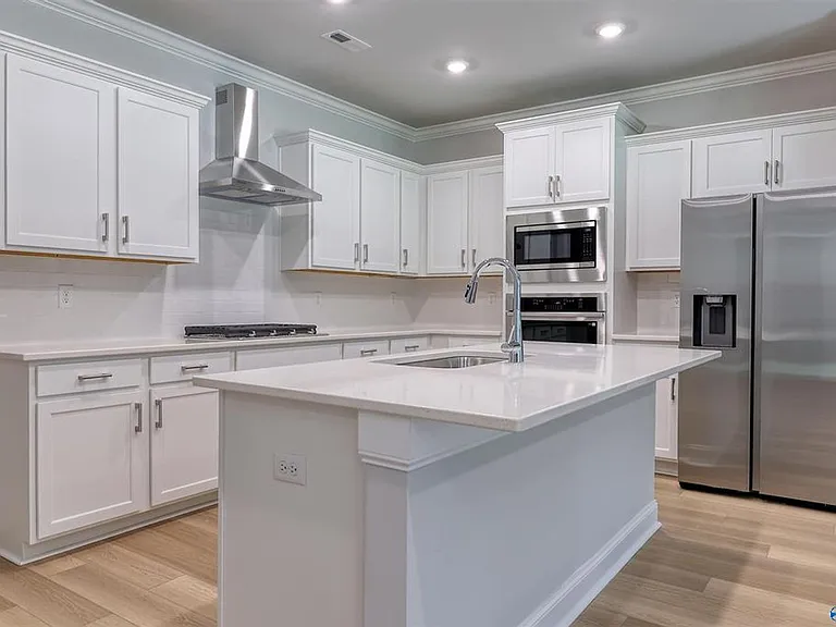 170 Clift Creek Dr — Photo 3