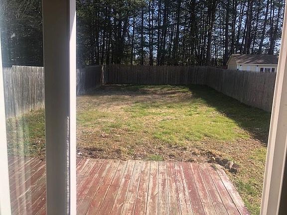 3rd image of 561 W Loch Lomond Dr