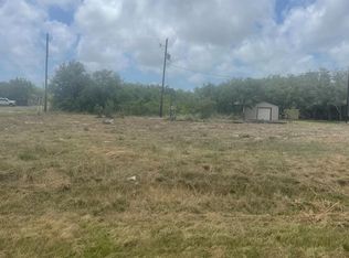 701 Traylor Ave, Rockport, TX 78382