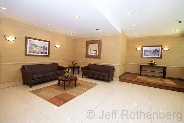 Sold by R New York | media 25