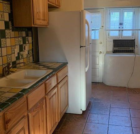 5th image of 121 Laguna Blvd NW