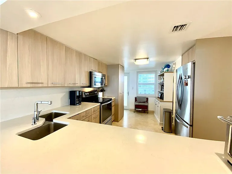 2000 S Ocean Dr #808 — Photo 13