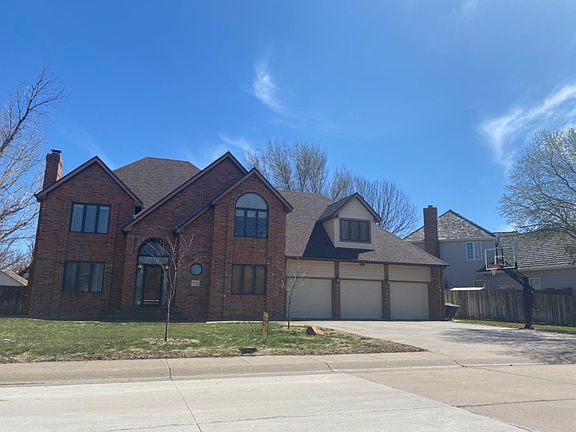 3rd image of 2441 Lilac Dr