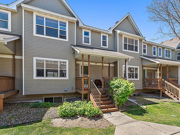 2nd image of 21 River Bend Pl