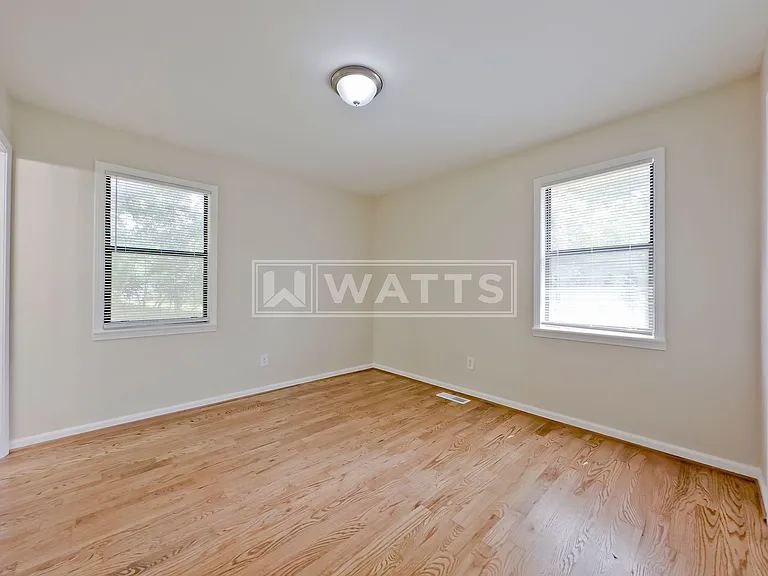 1036 Rose Hill Cir — Photo 12