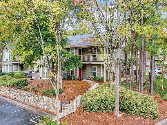 3rd image of 2601 Country Park Dr SE