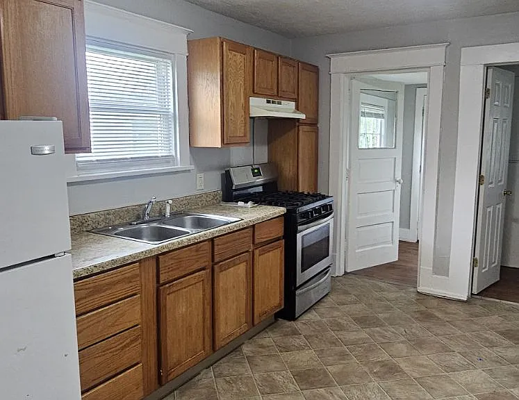 522 W 6th St — Photo 4