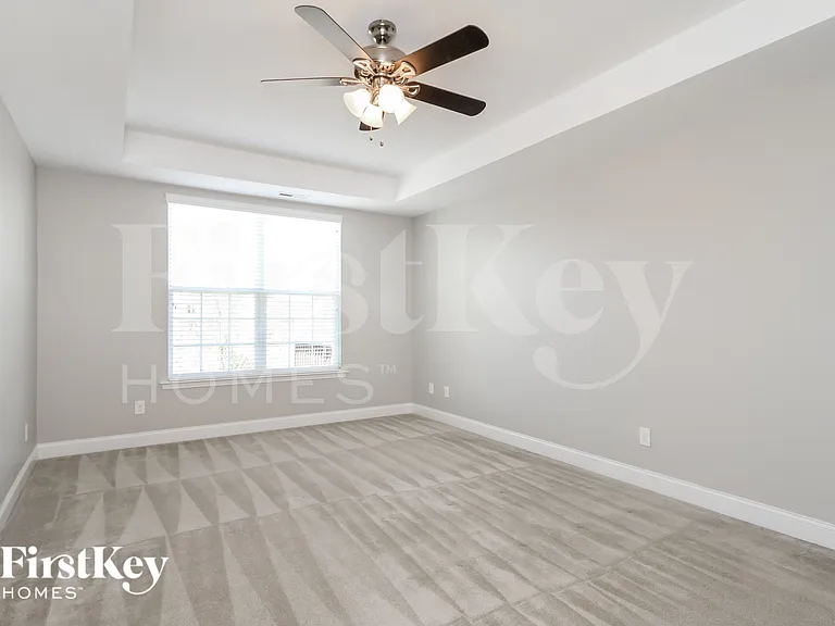 1643 Ashmead Ln — Photo 7