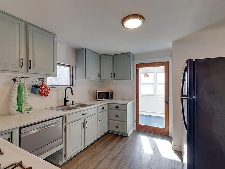 2619 S 7th St — Photo 14