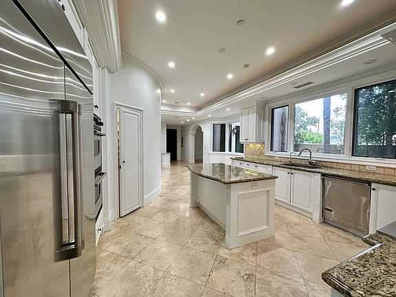 4th image of 258 Santa Isabel Ave