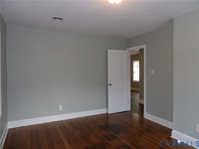 1000 E Washington St — Photo 17