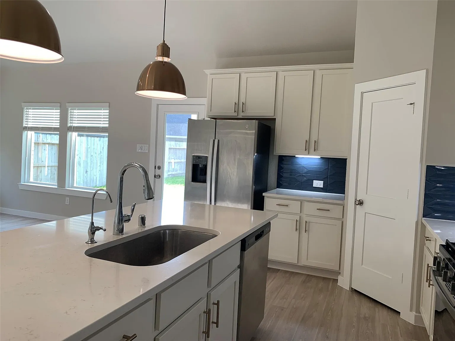 5 bed, 3.5 bath, 3088 sqft, $3,299 — Photo 4