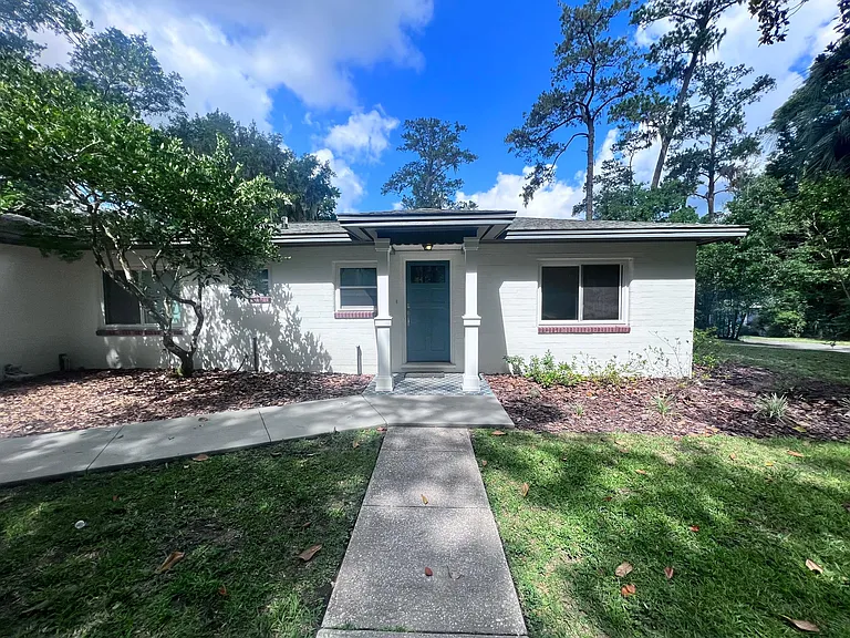 2707 NW 4th Ave — Photo 2