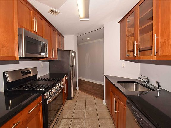 3rd image of 130 Post Ave APT 313