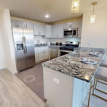 3rd image of 121 S Munn Ave #10F