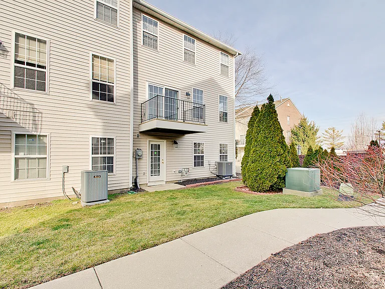 9465 Tanhurst Dr — Photo 25