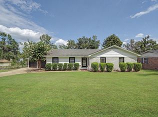 1916 Daniel Dr, Corinth, MS 38834