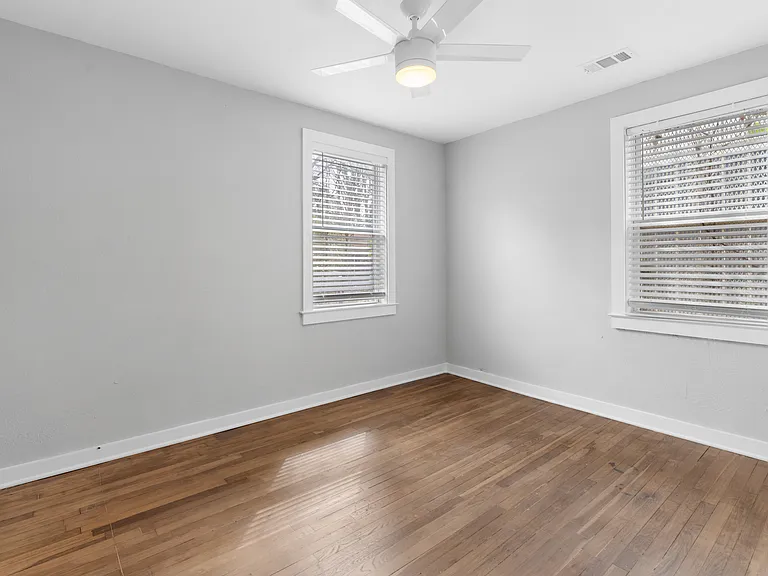 1729 Derry Ave SW — Photo 18
