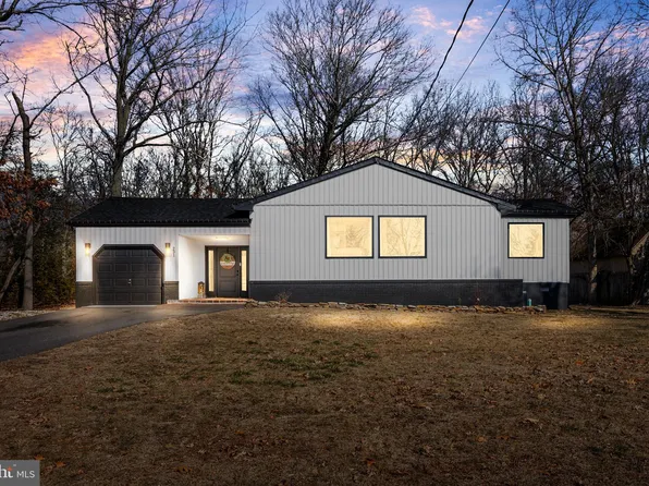 231 Lake Shore Dr, Marlton, NJ 08053