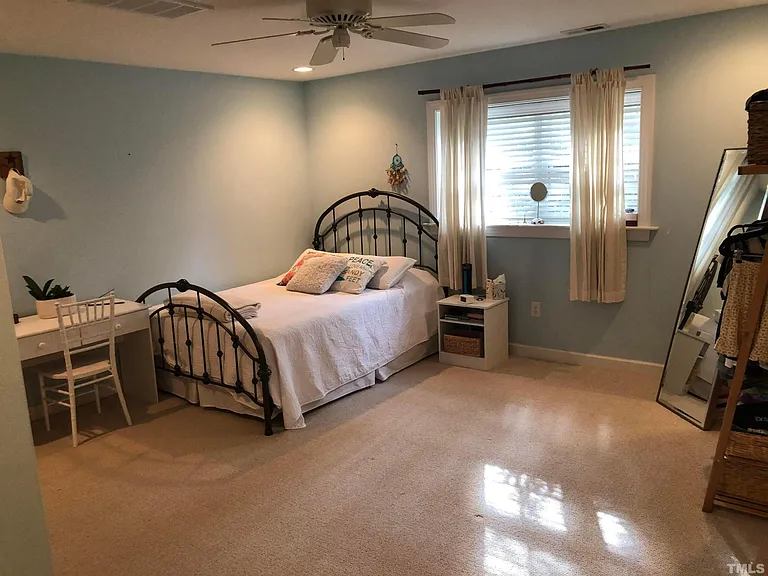 211 Brookgreen Dr — Photo 8