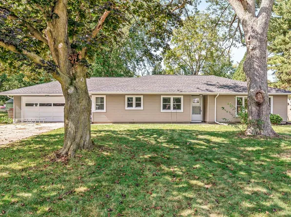 2607 Martin Manor Dr, Goshen, IN 46526