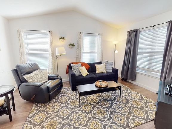 3rd image of 6409 Burns St #307