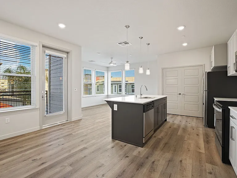 La Vida 55+ Luxury Living — Photo 45