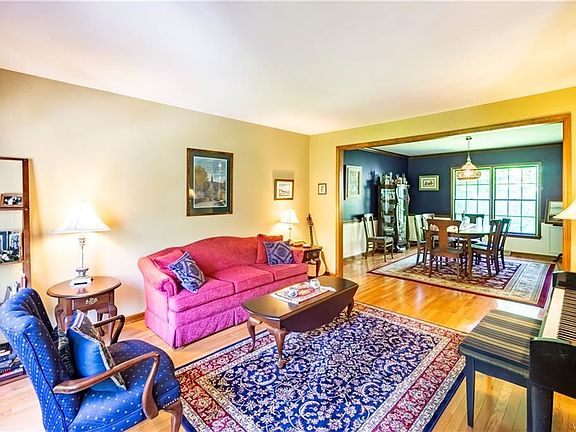 5th image of 37 N Lincoln Ave