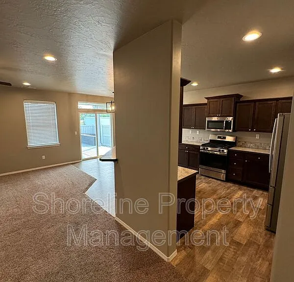 511 Diamond Lake St — Photo 59