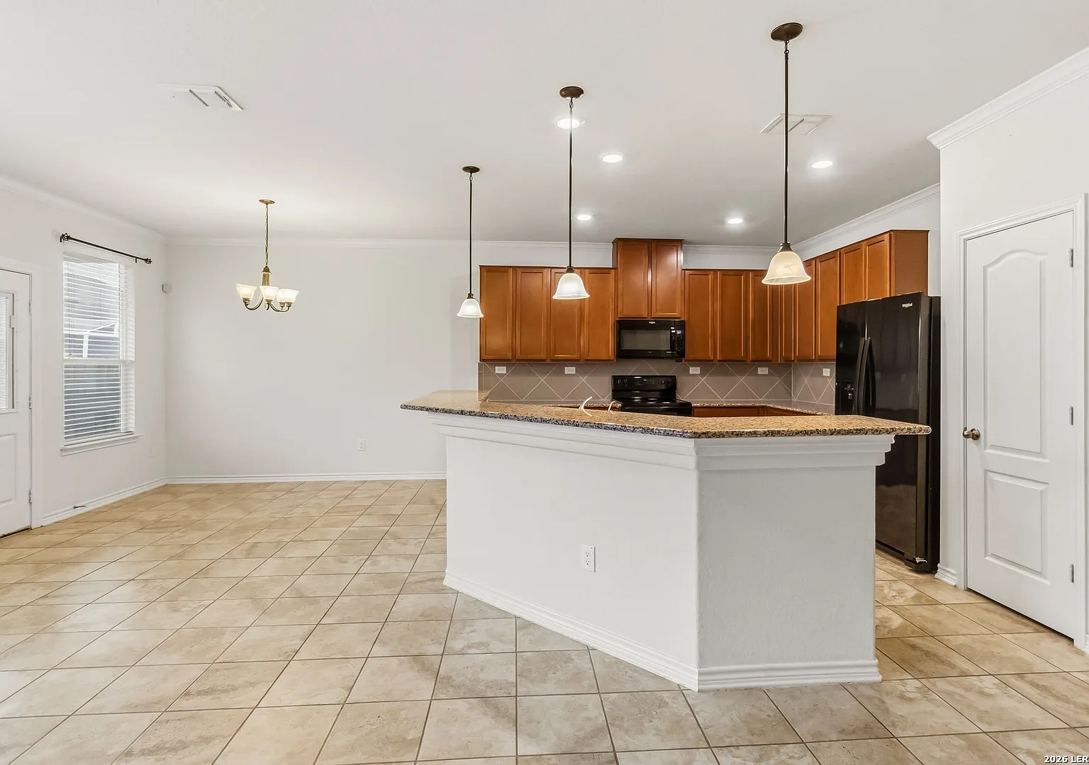 4 bed, 2.5 bath, 2496 sqft, $2,230 — Photo 3