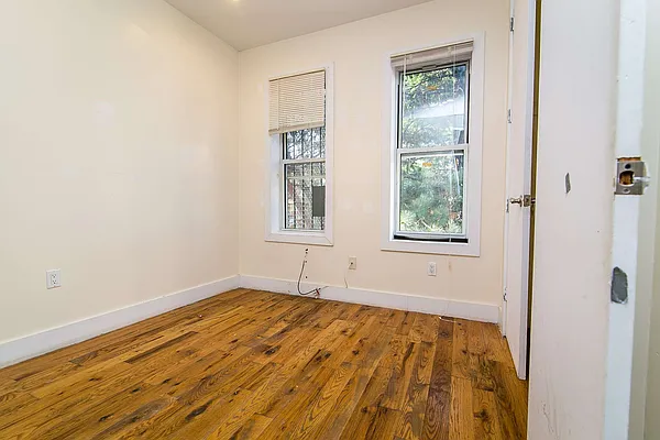 Rented by Nooklyn NYC LLC | media 22