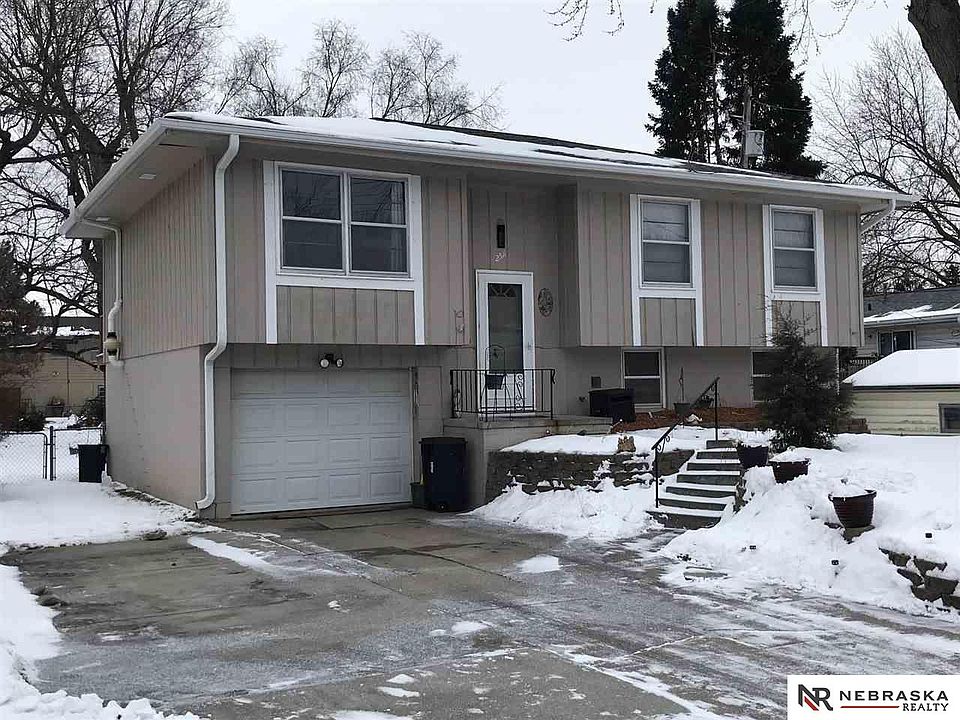 1st image of 2511 N 79th St