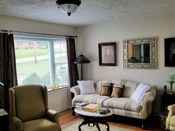 2nd image of 30 Hilltop Dr