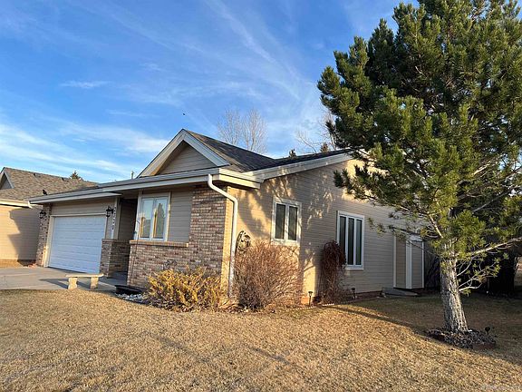 3rd image of 2730 Leslie Ct