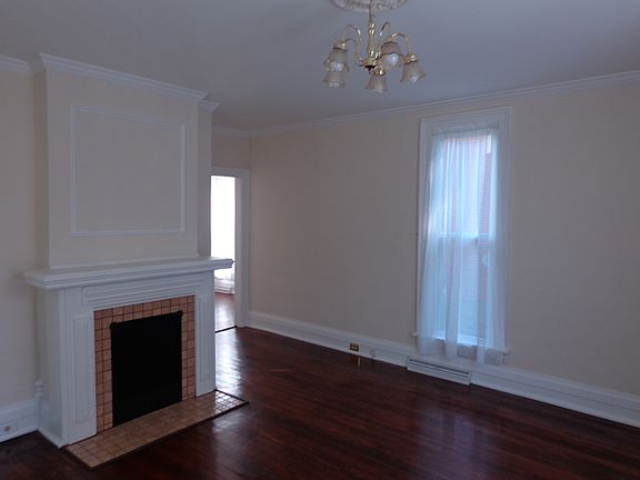 4th image of 201 E Holston Ave
