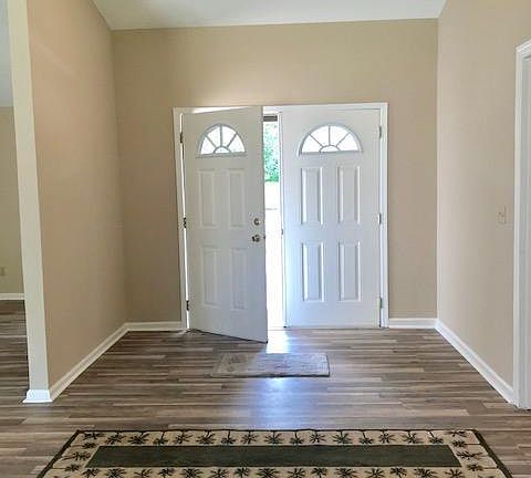 5th image of 1579 Sheffield Pl