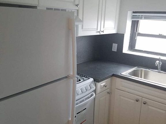 5th image of 4112 Elbertson St APT 6G
